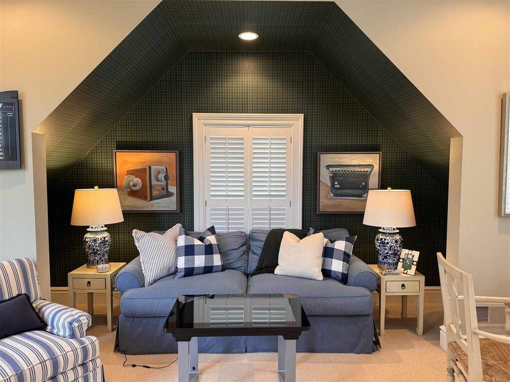 5 Bedroom Single Family Home/House's Image 32