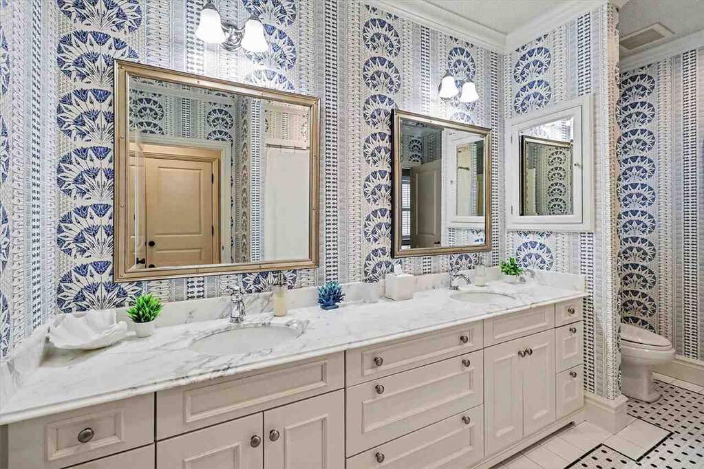 5 Bedroom Single Family Home/House's Image 33