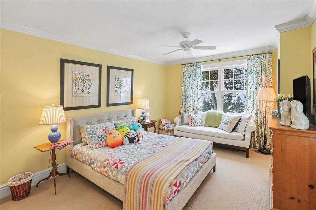 5 Bedroom Single Family Home/House's Image 34