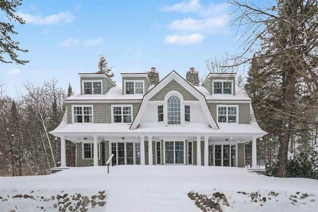 5 Bedroom Single Family Home/House's Image 4