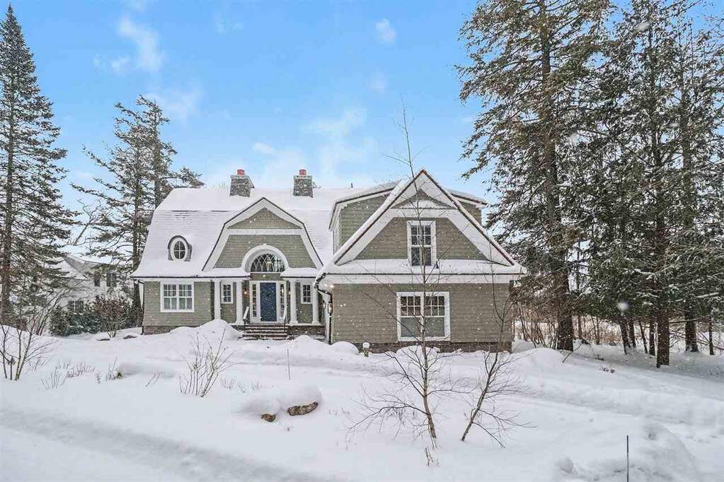 5 Bedroom Single Family Home/House's Image 5