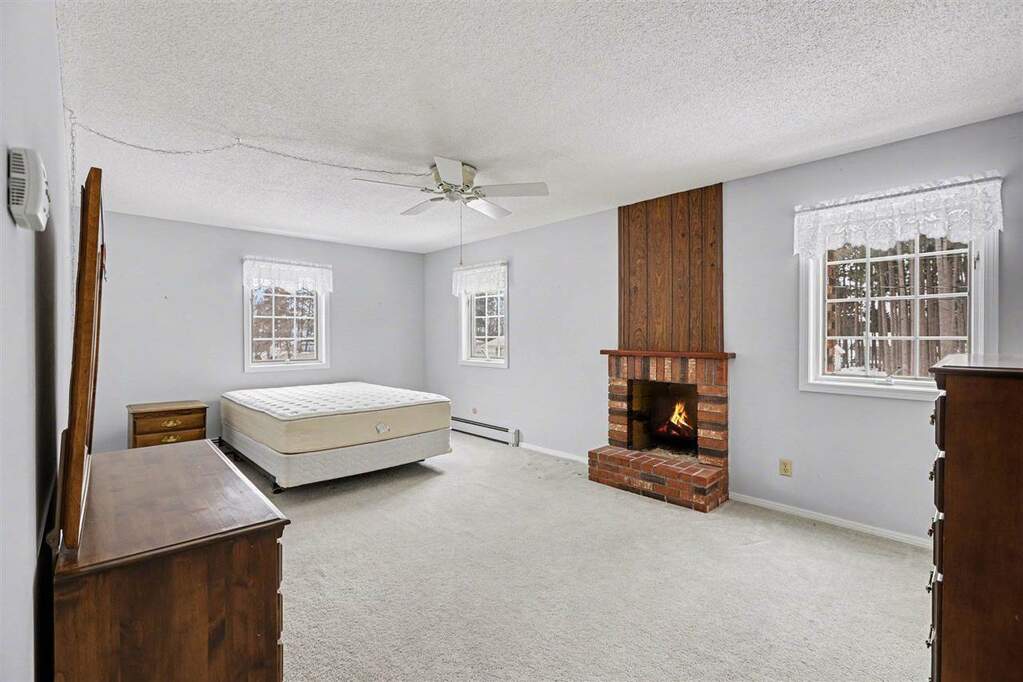 5 Bedroom Single Family Home/House's Image 14