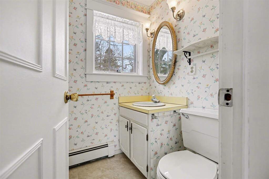 5 Bedroom Single Family Home/House's Image 16
