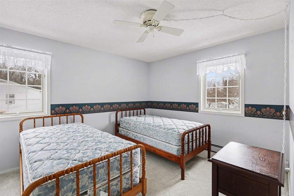 5 Bedroom Single Family Home/House's Image 22