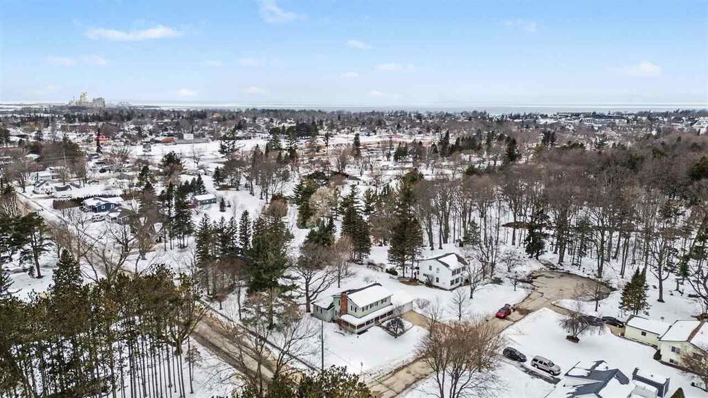 5 Bedroom Single Family Home/House's Image 37