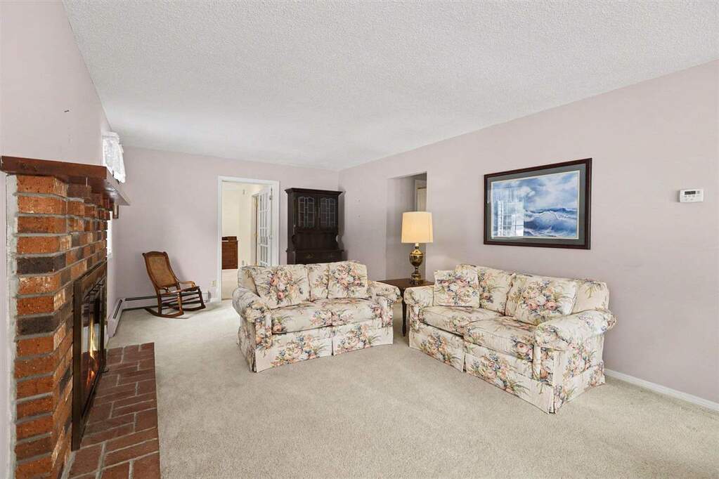 5 Bedroom Single Family Home/House's Image 6