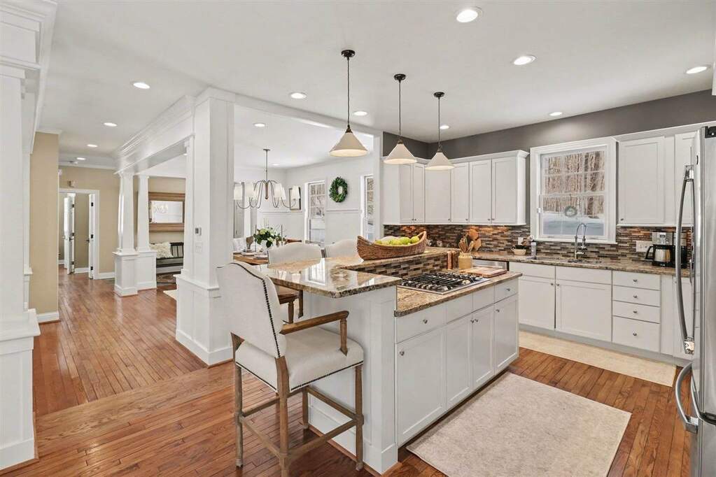 4 Bedroom Single Family Home/House's Image 11