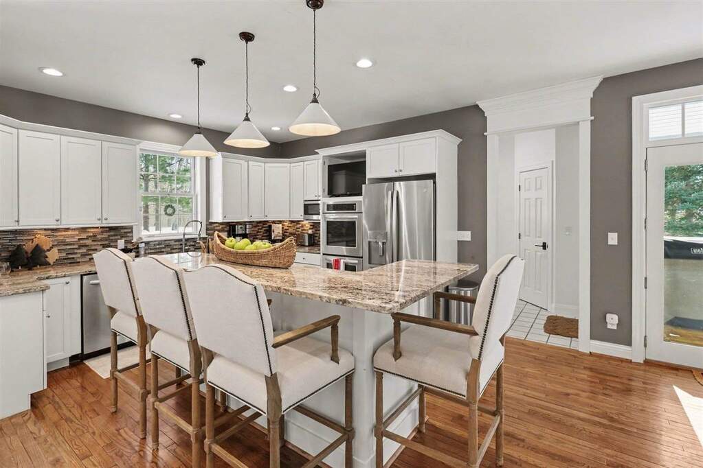4 Bedroom Single Family Home/House's Image 12