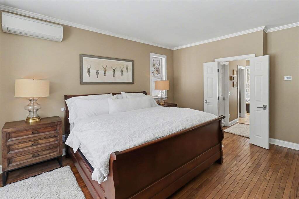 4 Bedroom Single Family Home/House's Image 20