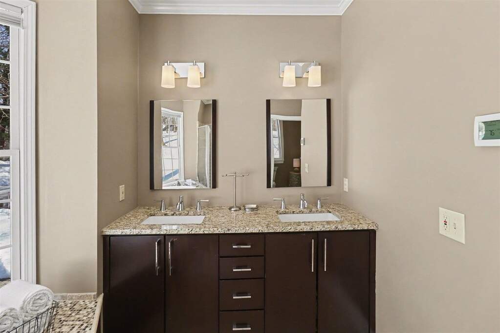 4 Bedroom Single Family Home/House's Image 25