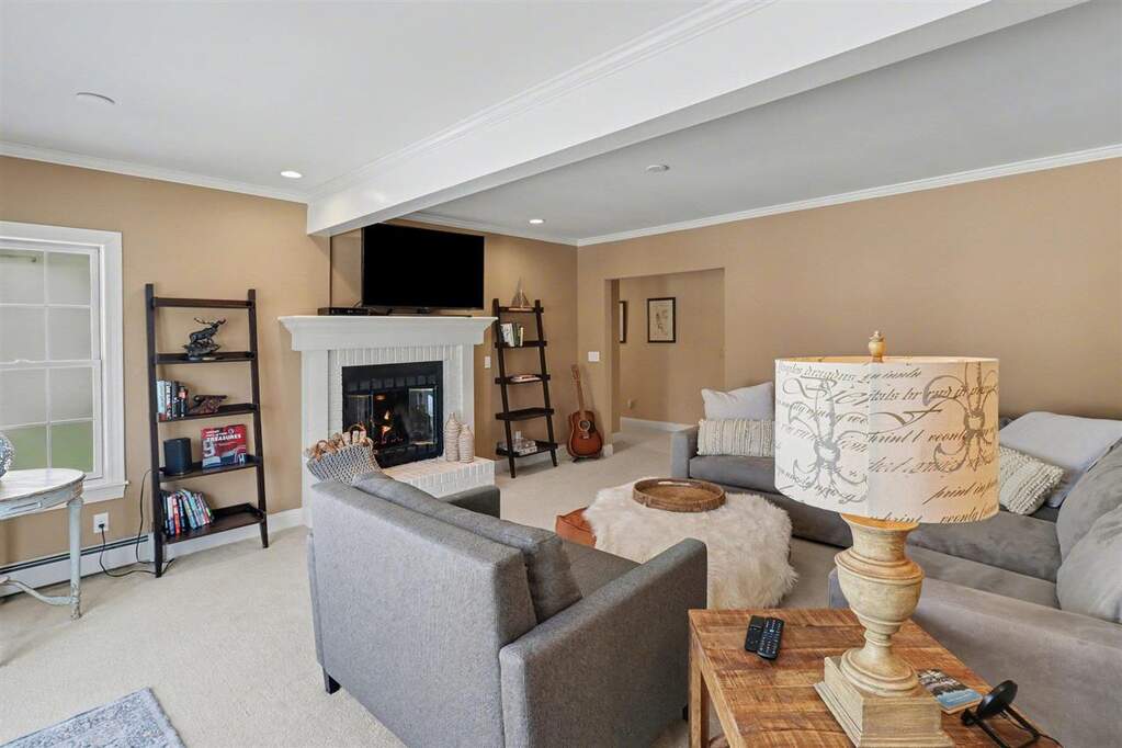 4 Bedroom Single Family Home/House's Image 28