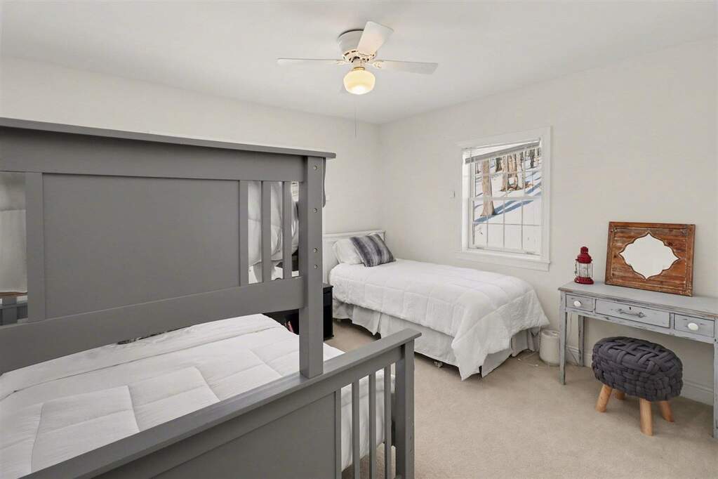 4 Bedroom Single Family Home/House's Image 34