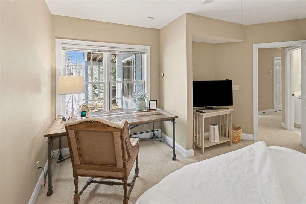 4 Bedroom Single Family Home/House's Image 37