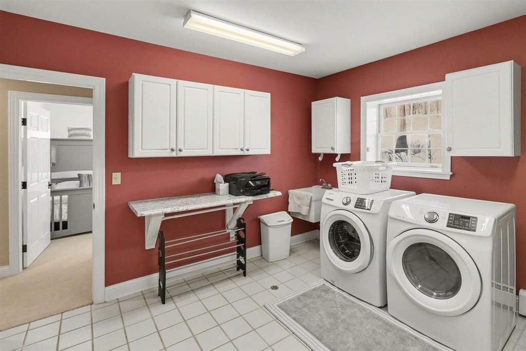 4 Bedroom Single Family Home/House's Image 40