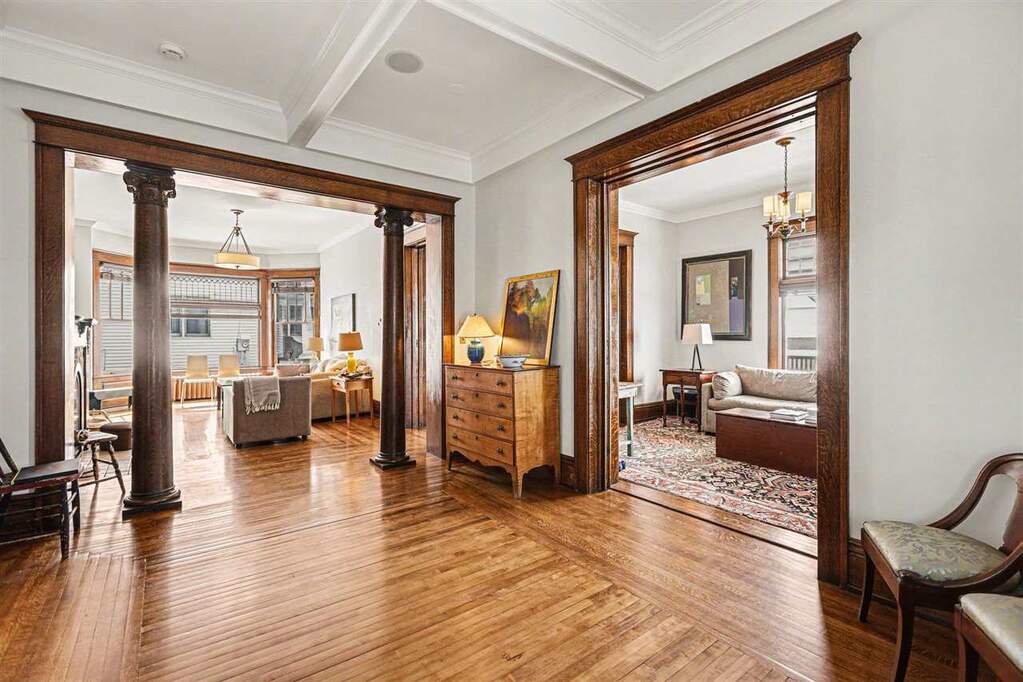 4 Bedroom Single Family Home/House's Image 9