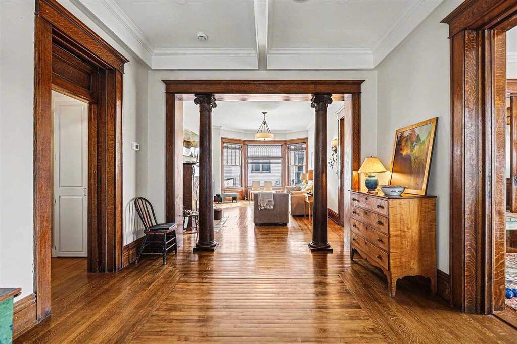 4 Bedroom Single Family Home/House's Image 11