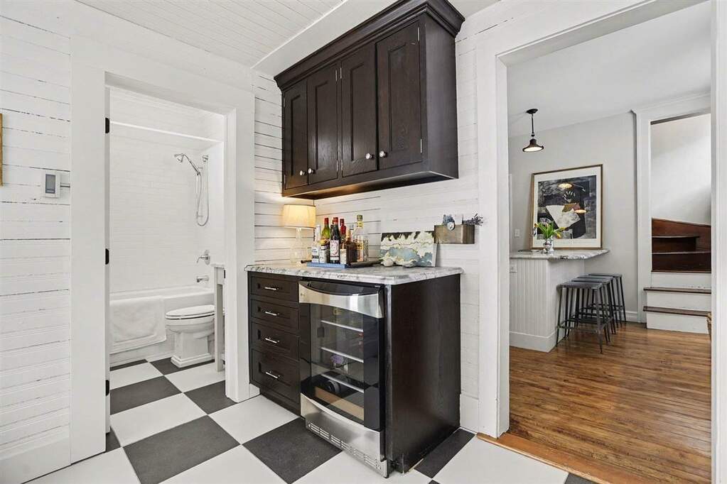 4 Bedroom Single Family Home/House's Image 25