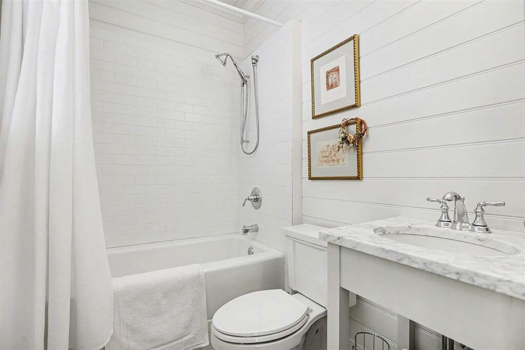 4 Bedroom Single Family Home/House's Image 26
