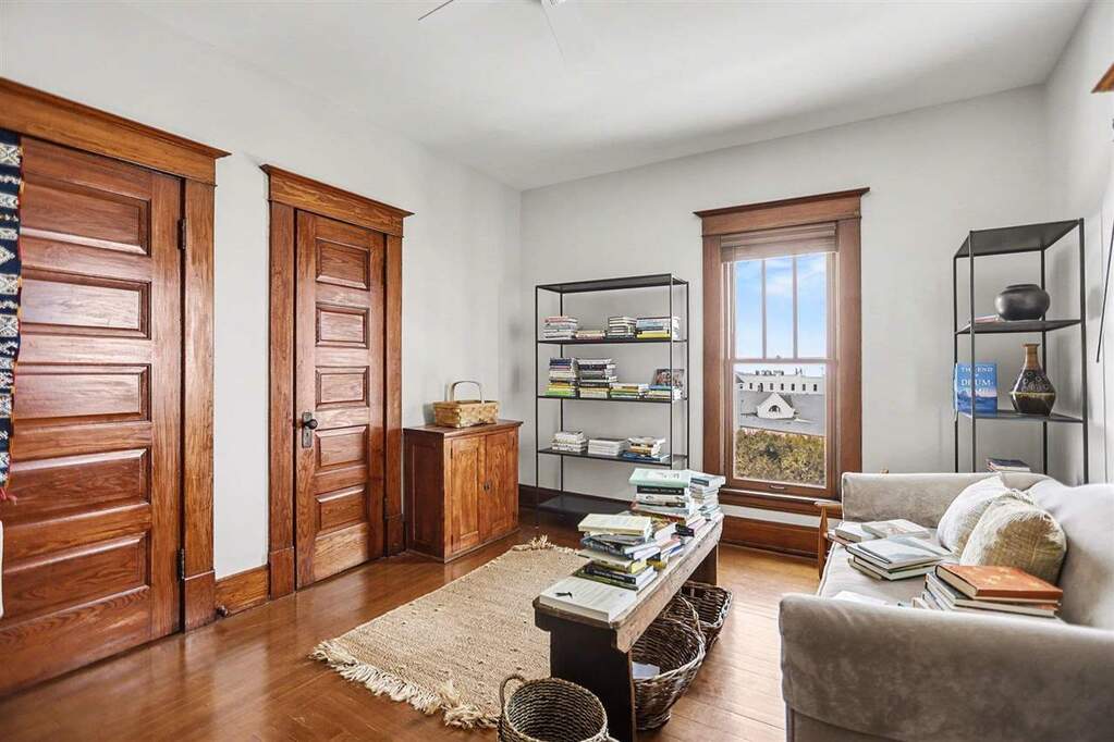 4 Bedroom Single Family Home/House's Image 34