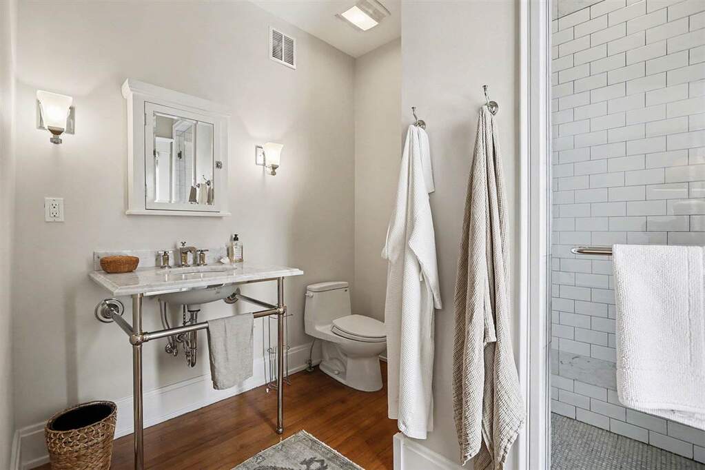4 Bedroom Single Family Home/House's Image 40