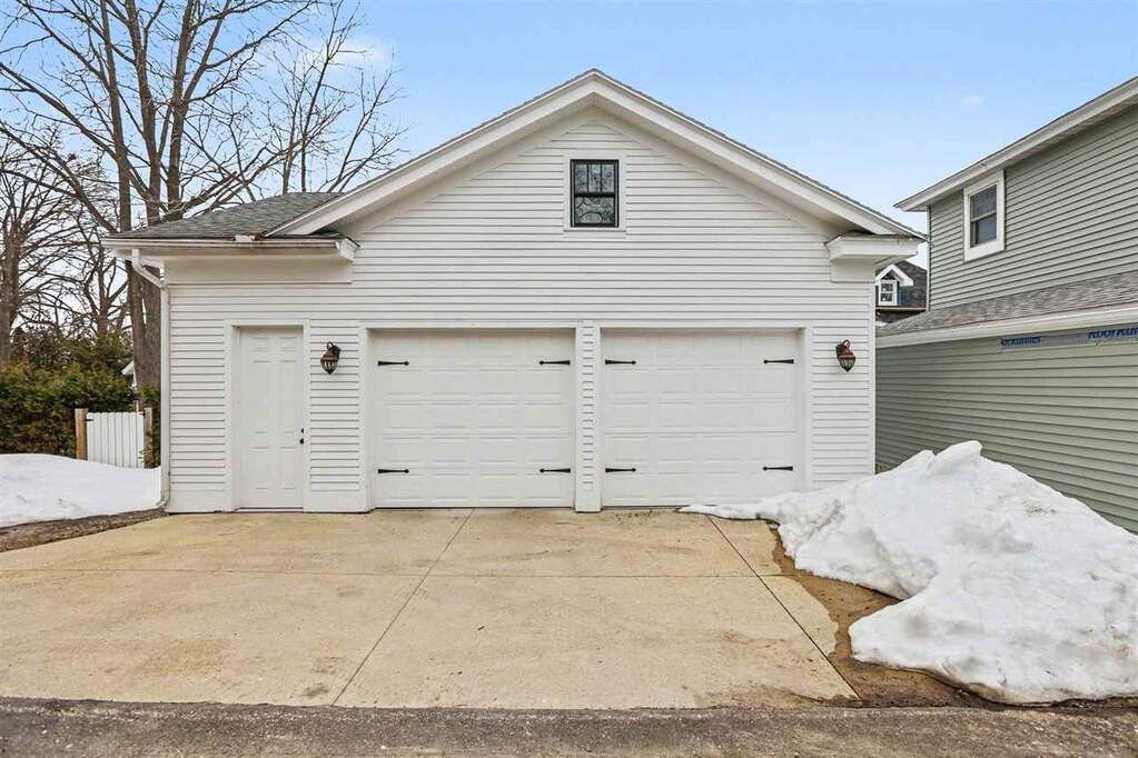 4 Bedroom Single Family Home/House's Image 43