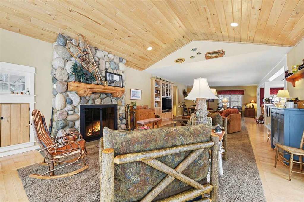 3 Bedroom Single Family Home/House's Image 11
