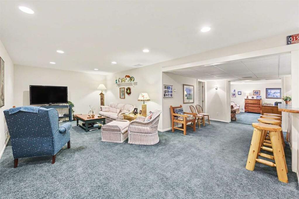 3 Bedroom Single Family Home/House's Image 32