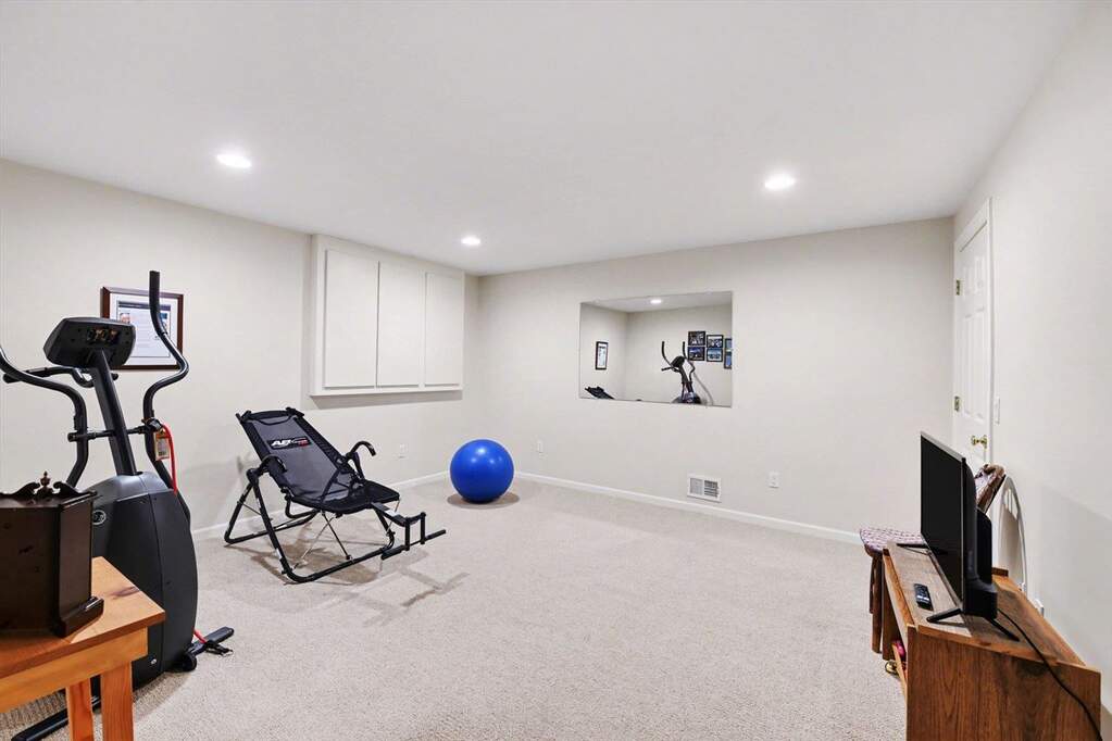 3 Bedroom Single Family Home/House's Image 37