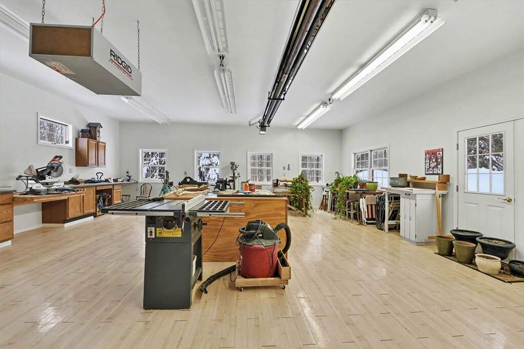 3 Bedroom Single Family Home/House's Image 40