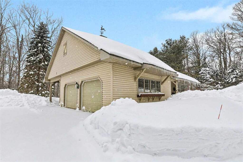 3 Bedroom Single Family Home/House's Image 43