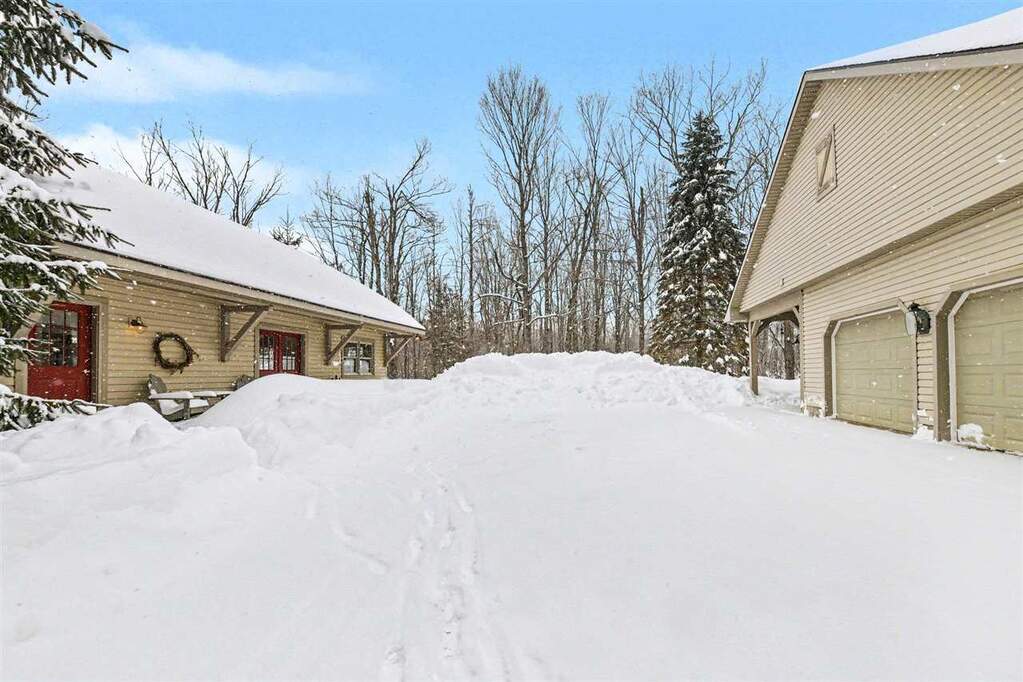 3 Bedroom Single Family Home/House's Image 44