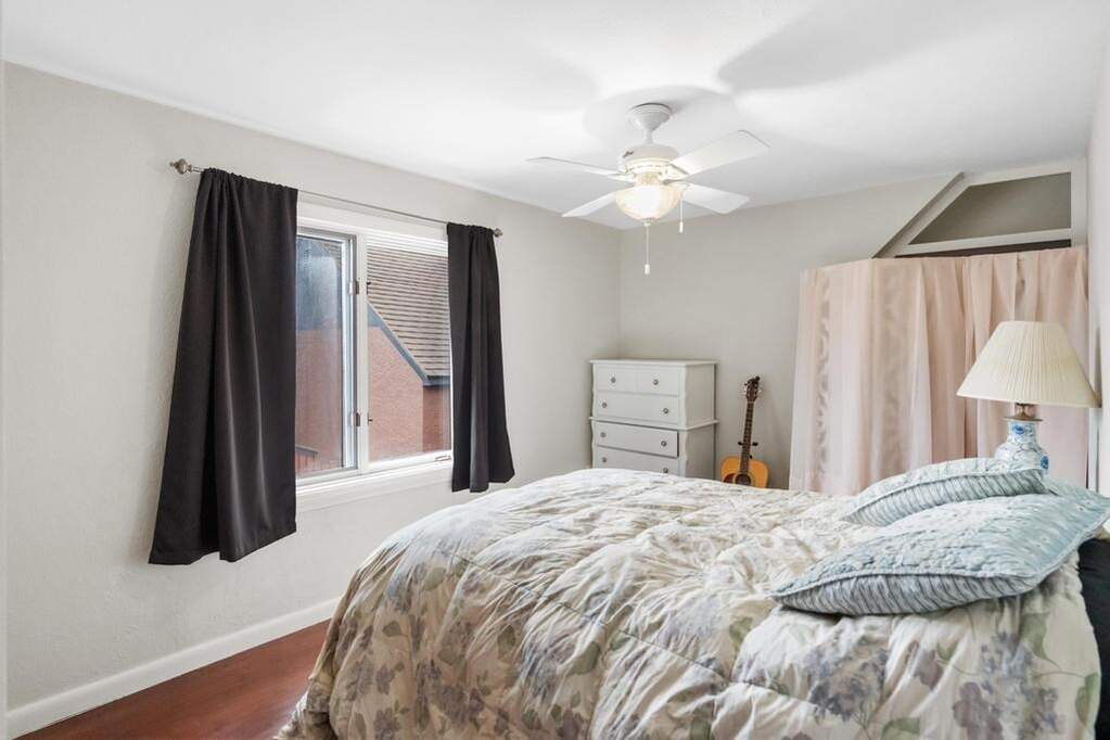 6 Bedroom Single Family Home/House's Image 33