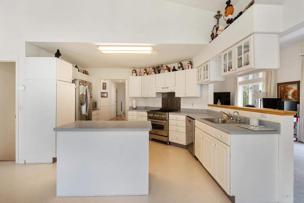 3 Bedroom Single Family Home/House's Image 9