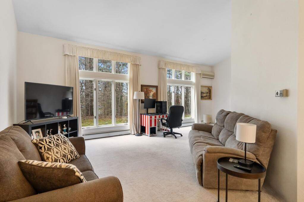 3 Bedroom Single Family Home/House's Image 12