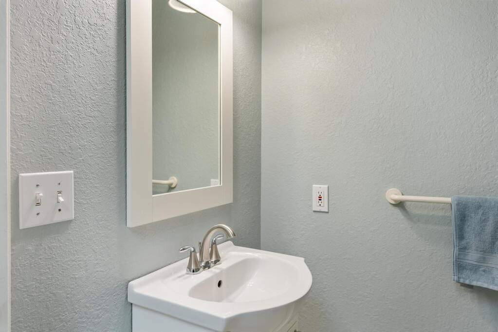 3 Bedroom Single Family Home/House's Image 29