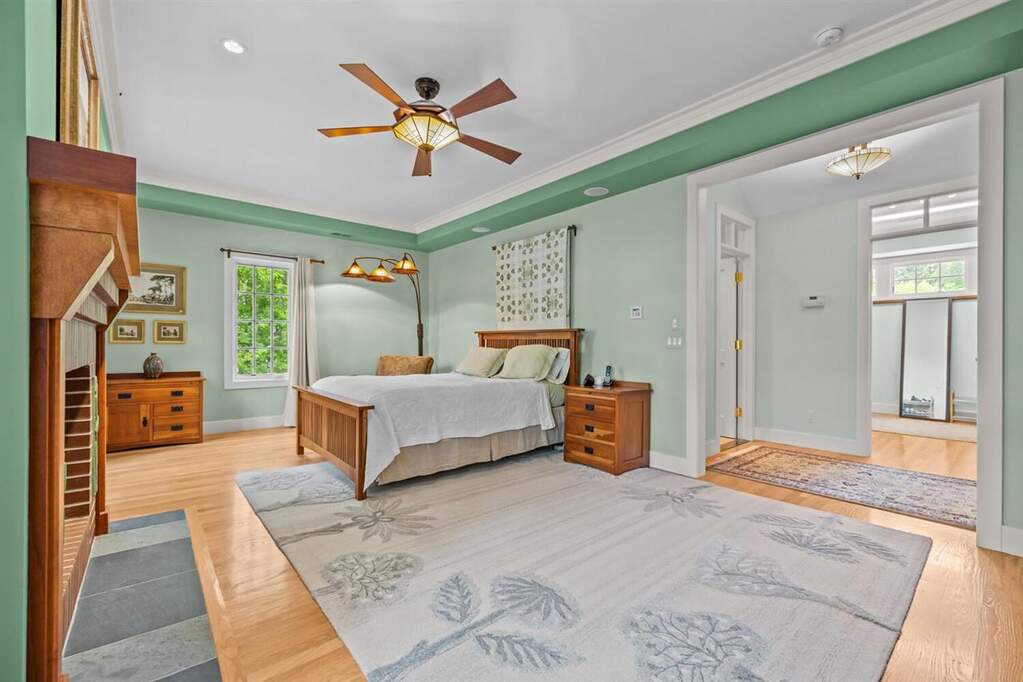 5 Bedroom Single Family Home/House's Image 12