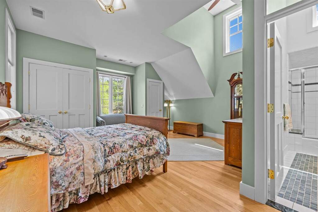 5 Bedroom Single Family Home/House's Image 20