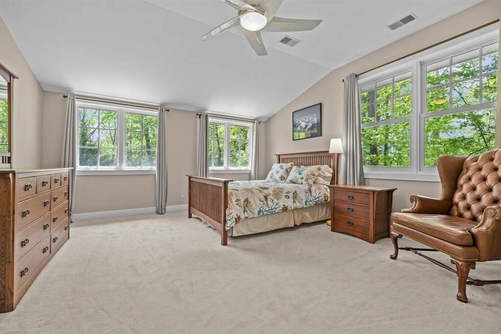 5 Bedroom Single Family Home/House's Image 22