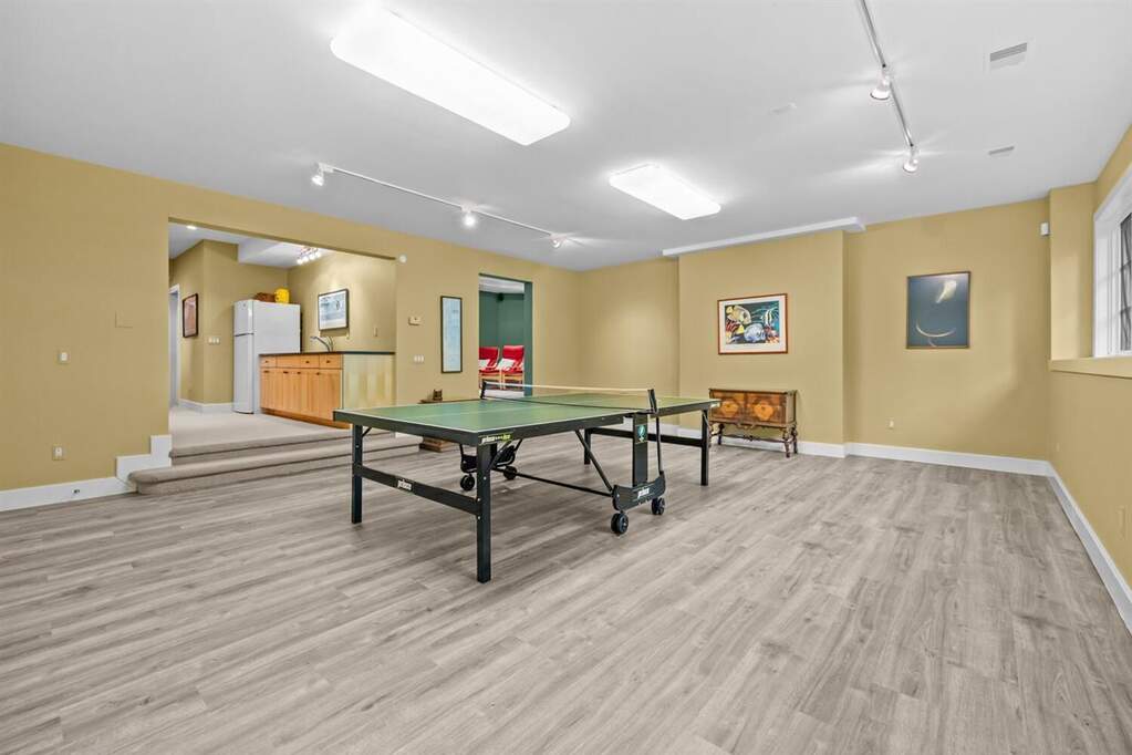 5 Bedroom Single Family Home/House's Image 29