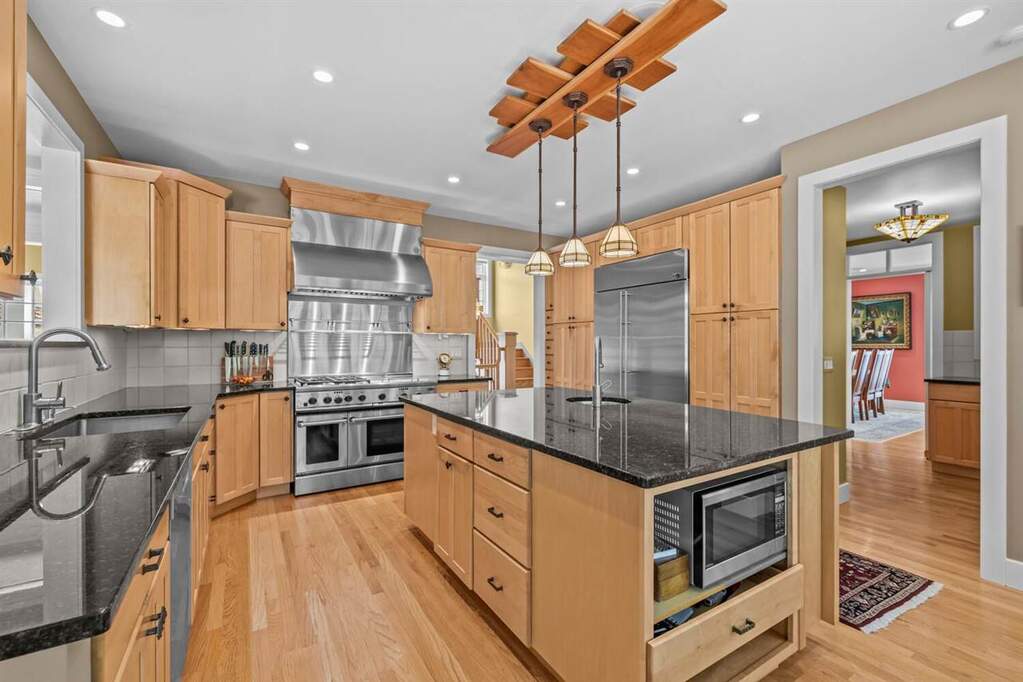 5 Bedroom Single Family Home/House's Image 5