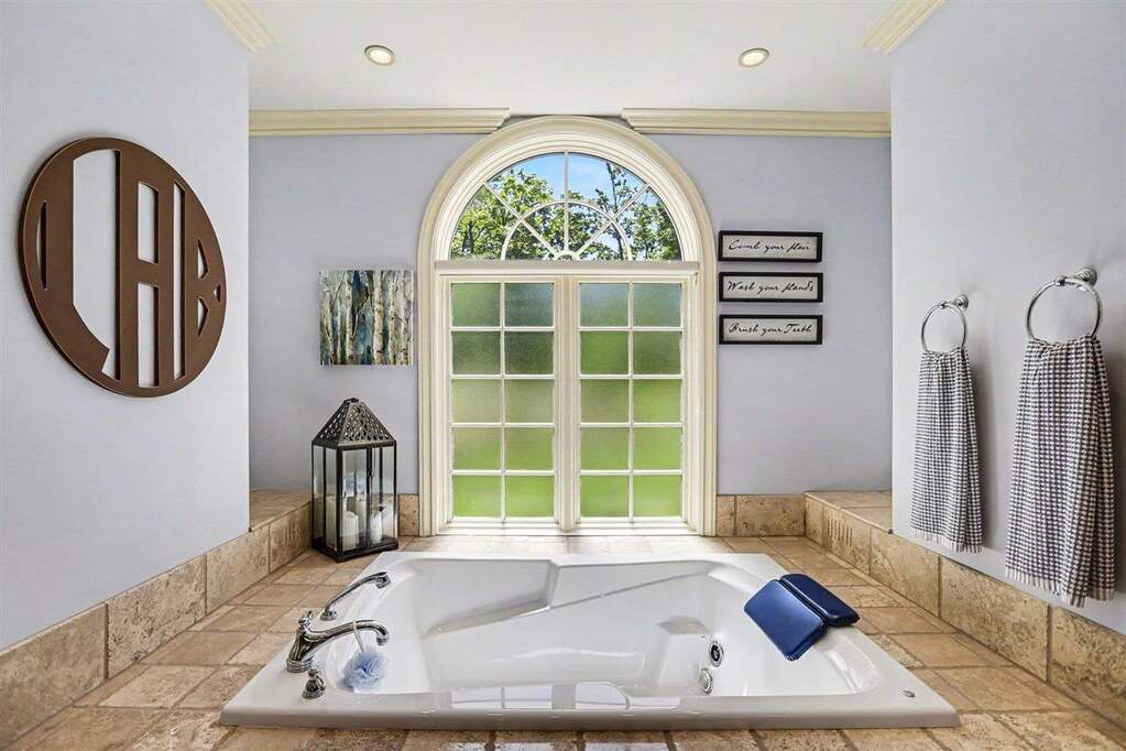 4 Bedroom Single Family Home/House's Image 19
