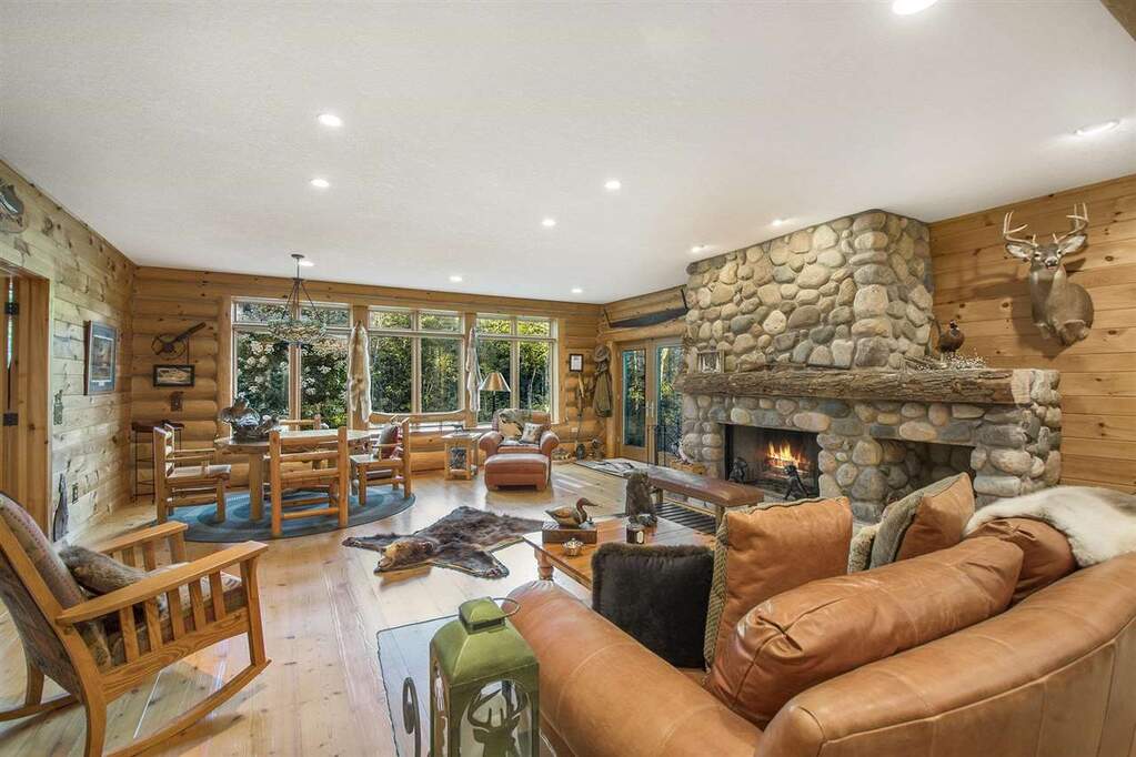 4 Bedroom Single Family Home/House's Image 28