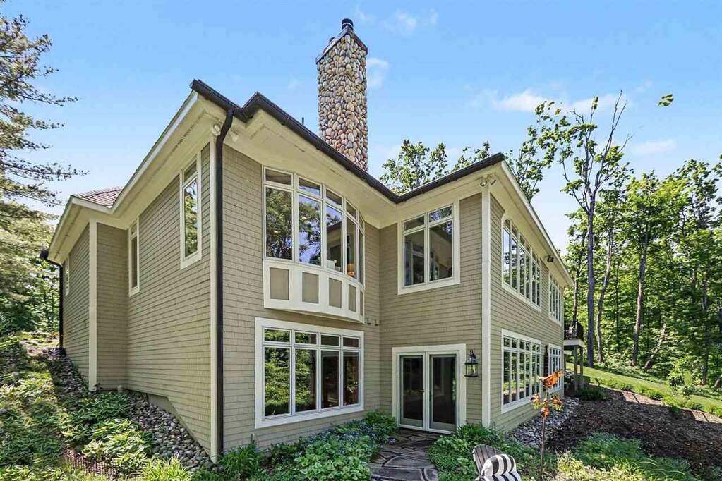4 Bedroom Single Family Home/House's Image 40