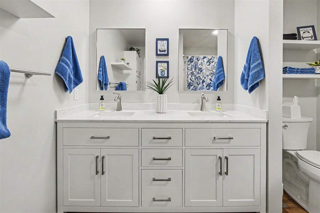 4 Bedroom Single Family Home/House's Image 8