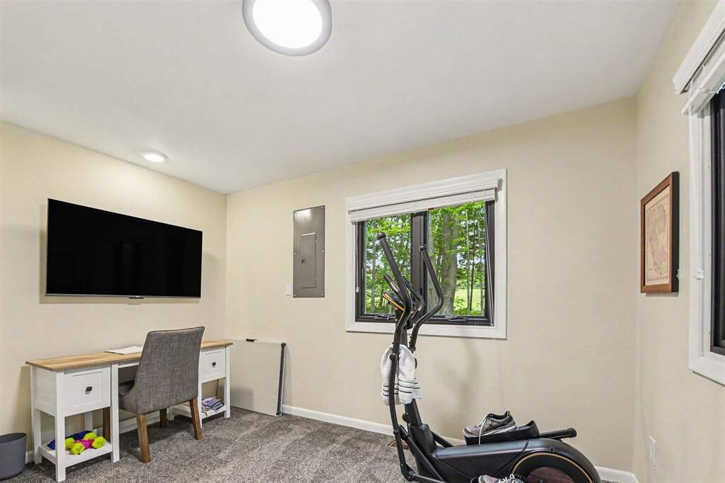 4 Bedroom Single Family Home/House's Image 10