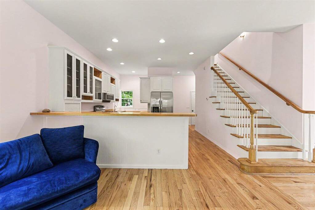 4 Bedroom Single Family Home/House's Image 11