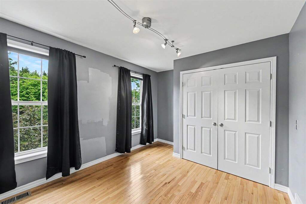 4 Bedroom Single Family Home/House's Image 17