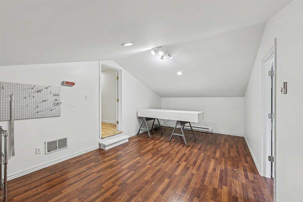 4 Bedroom Single Family Home/House's Image 20
