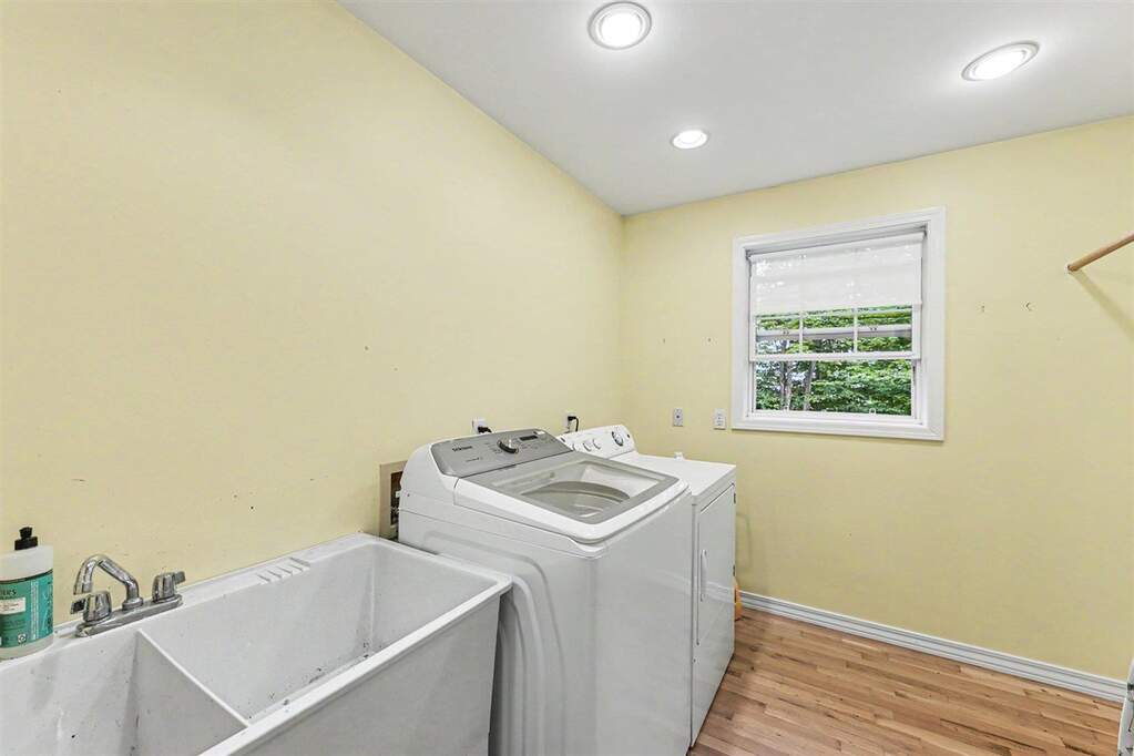 4 Bedroom Single Family Home/House's Image 21