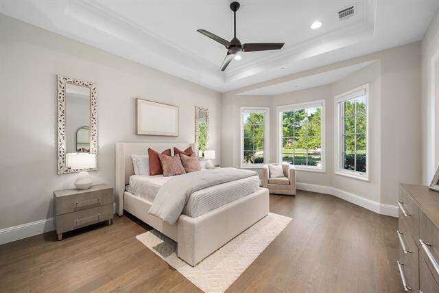 6 Bedroom Single Family Home/House's Image 23